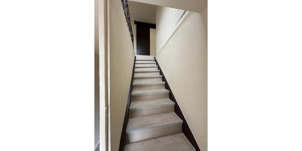 Doppelhaushälfte Saarbrücken - 7 Zimmer, 130 m&sup2;, 990&euro; | Angebot:25417070