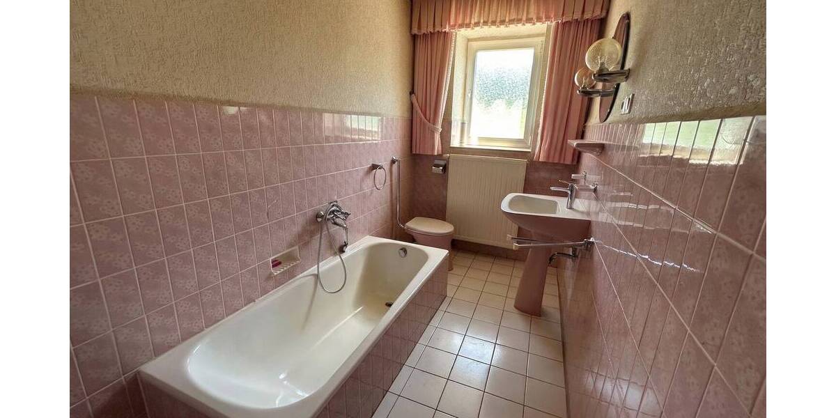 Mehrfamilienhaus, Wohnhaus Saarwellingen / Reisbach Reisbach - 8 Zimmer, 170 m&sup2;, 218.000&euro; | Angebot:26411493