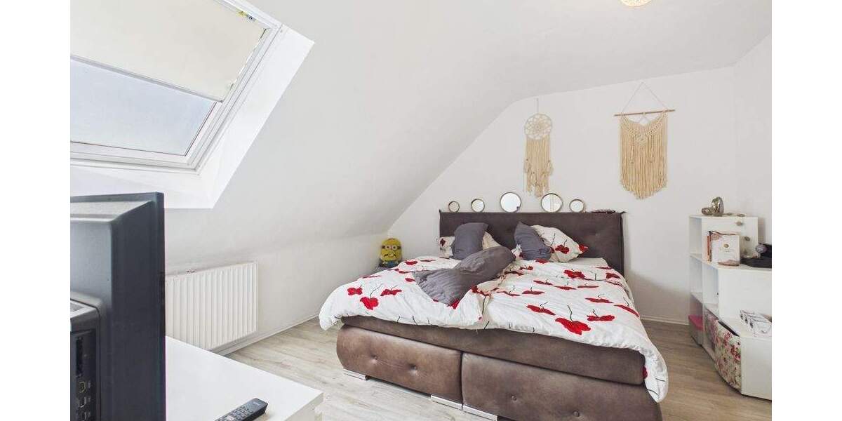 Doppelhaushälfte Schiffweiler - 5 Zimmer, 111 m&sup2;, 160.000&euro; | Angebot:25835461