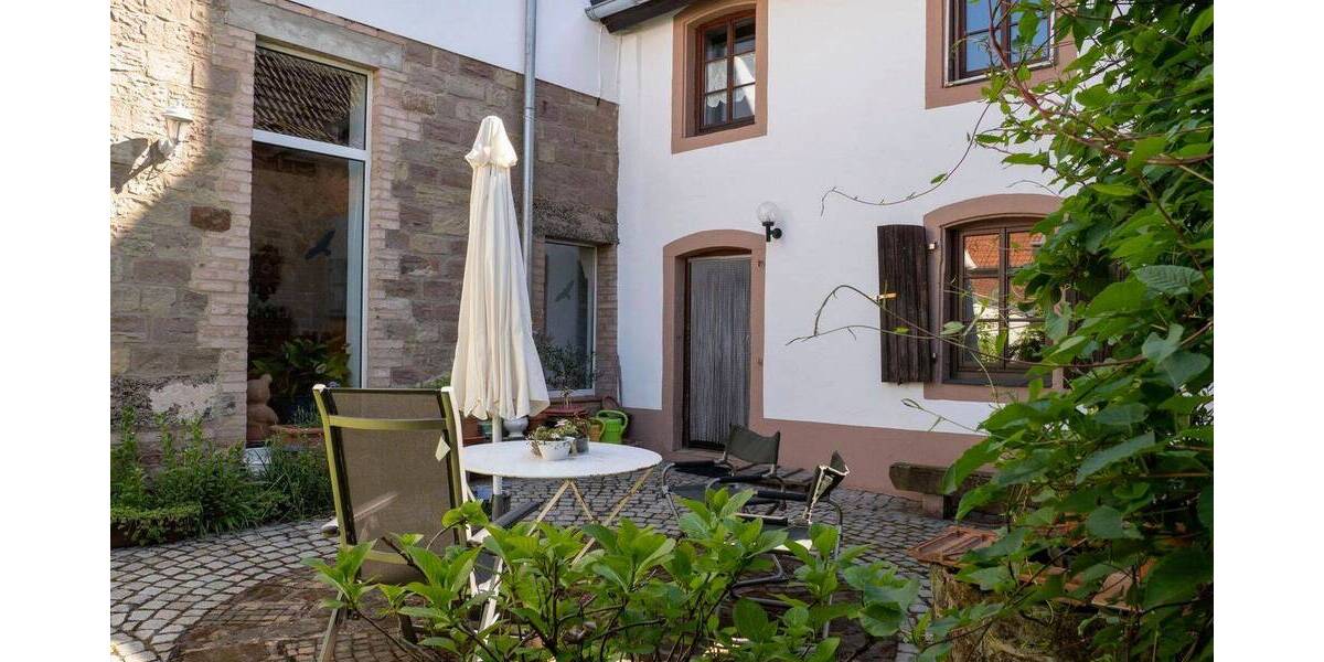 Mehrfamilienhaus, Wohnhaus Blieskastel Breitfurt - 7 Zimmer, 241 m&sup2;, 299.000&euro; | Angebot:25667229