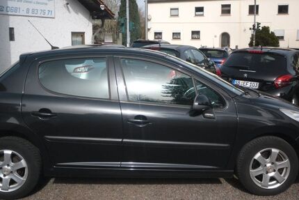 Peugeot 207 124.000 km 2.890 &euro; Saarbruecken 66119