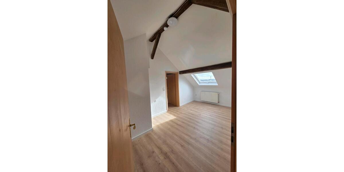 Dachgeschoßwohnung Nalbach - 2 Zimmer, 50 m&sup2;, 500&euro; | Angebot:25549562