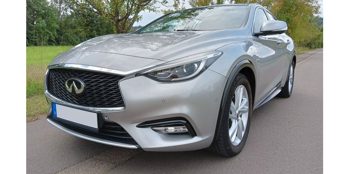 INFINITI Q30 137.000 km 13.500 &euro; Nalbach 66809