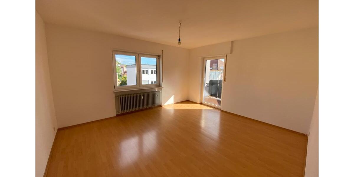 Etagenwohnung Homburg - 4 Zimmer, 100 m&sup2;, 850&euro; | Angebot:26680243