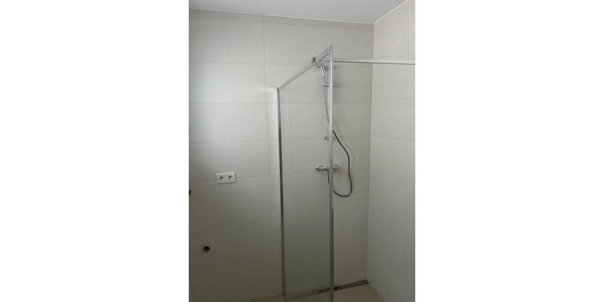 Etagenwohnung Neunkirchen Heinitz - 2 Zimmer, 75 m&sup2;, 990&euro; | Angebot:24101090