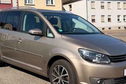VW Touran 61.320 km 12.900 &euro; Völklingen 66333
