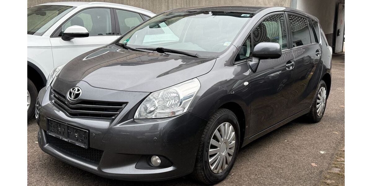 Toyota Verso 235.600 km 4.900 &euro; Saarbrücken - Burbach 66115