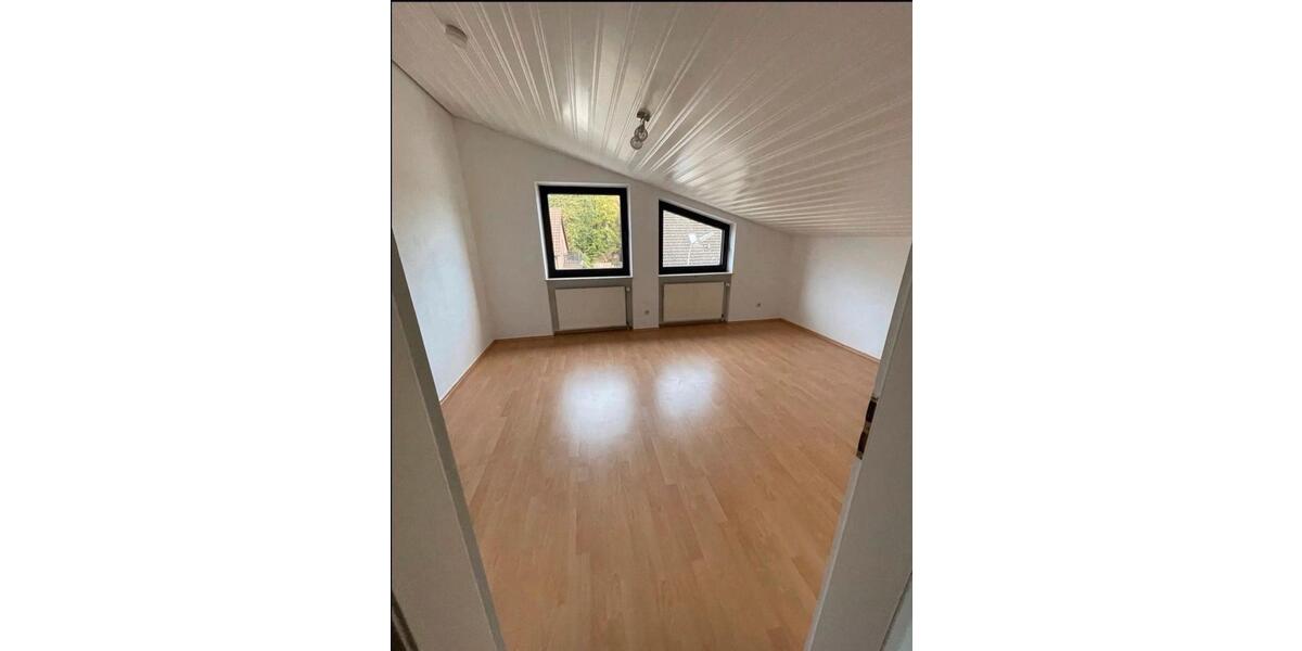 Dachgeschoßwohnung Quierschied - 3 Zimmer, 110 m&sup2;, 850&euro; | Angebot:26211912