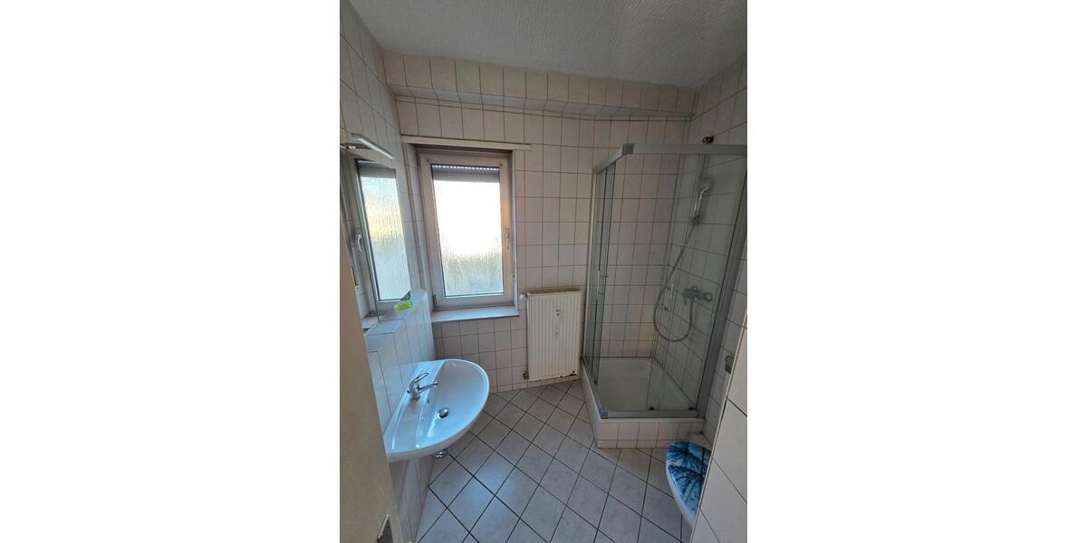 Etagenwohnung Saarbrücken Neue Bremm - 4 Zimmer, 100 m&sup2;, 1.000&euro; | Angebot:26689397