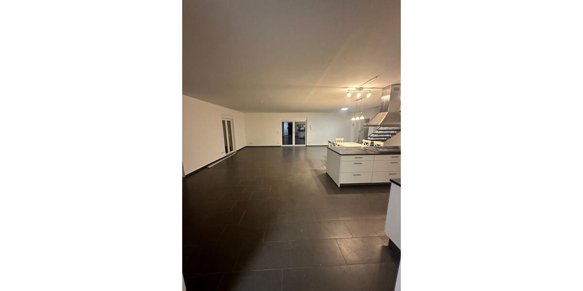 Doppelhaushälfte Püttlingen - 4 Zimmer, 230 m&sup2;, 1.930&euro; | Angebot:24895523