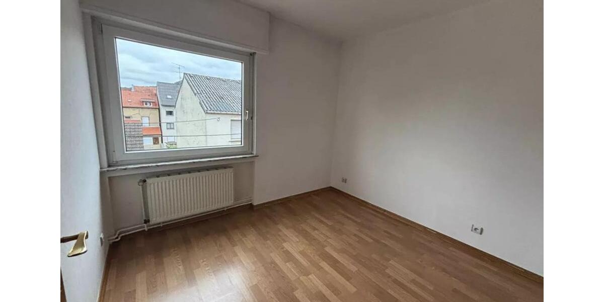 Dachgeschoßwohnung Saarbrücken - 5 Zimmer, 147 m&sup2;, 995&euro; | Angebot:25853646