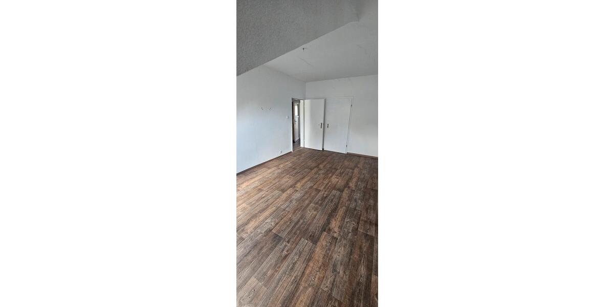Dachgeschoßwohnung Saarbrücken Dudweiler - 3 Zimmer, 75 m&sup2;, 450&euro; | Angebot:26504363