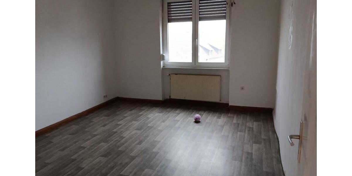 Etagenwohnung Saarbrücken Malstatt - 3 Zimmer, 95 m&sup2;, 500&euro; | Angebot:25756147