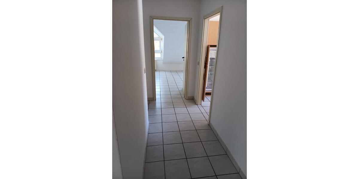 Dachgeschoßwohnung Schwalbach - 3 Zimmer, 55 m&sup2;, 640&euro; | Angebot:25771842