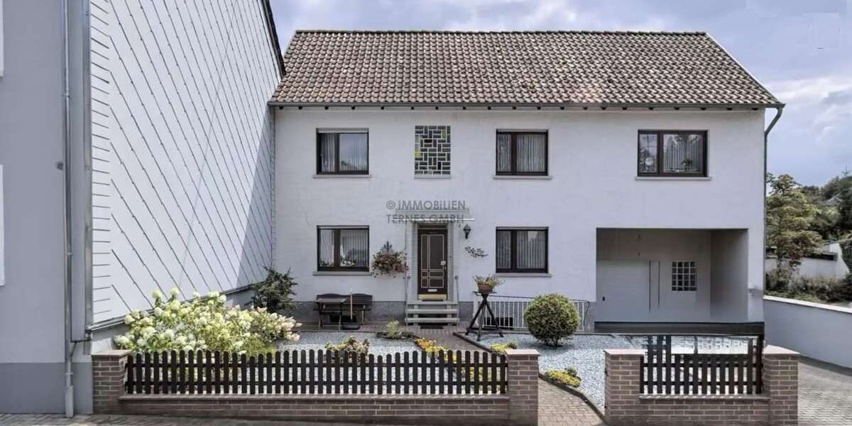 Einfamilienhaus Saarbrücken Ensheim - 6 Zimmer, 150 m&sup2;, 173.000&euro; | Angebot:27147798