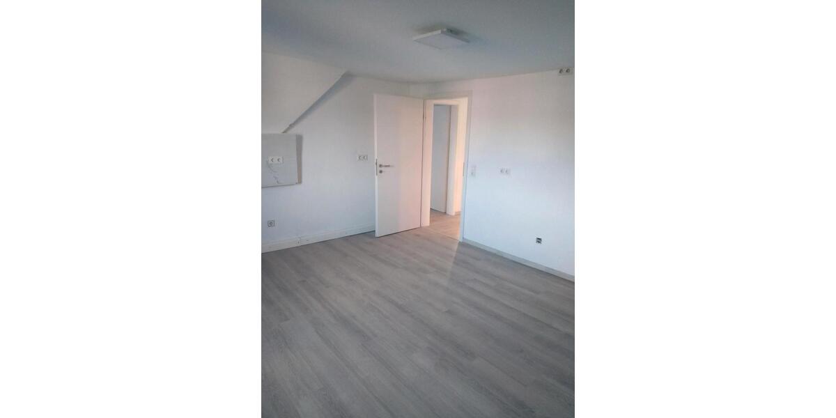 Dachgeschoßwohnung Riegelsberg - 3 Zimmer, 75 m&sup2;, 550&euro; | Angebot:26588208
