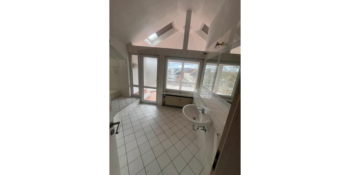 Dachgeschoßwohnung Völklingen - 3 Zimmer, 110 m&sup2;, 950&euro; | Angebot:25589315