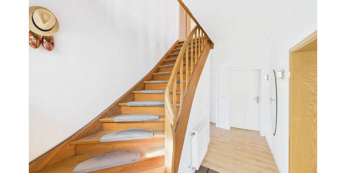 Einfamilienhaus Saarlouis Neuforweiler - 9 Zimmer, 217 m&sup2;, 339.000&euro; | Angebot:25735478