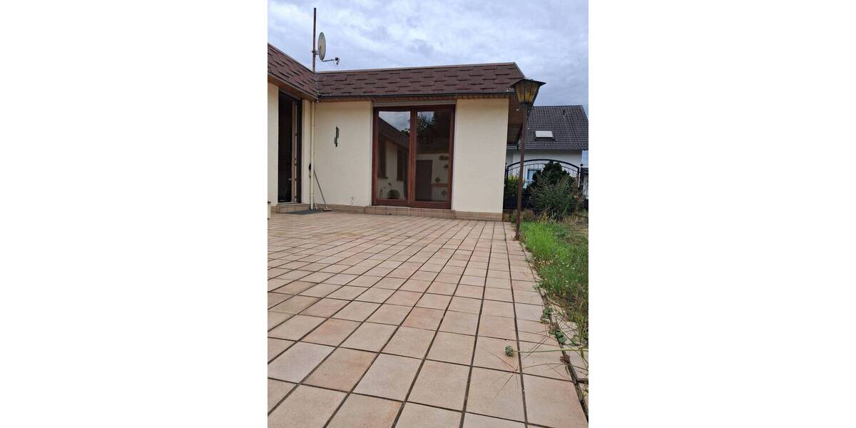 Bungalow Saarbrücken Klarenthal - 4 Zimmer, 130 m&sup2;, 1.100&euro; | Angebot:25666358