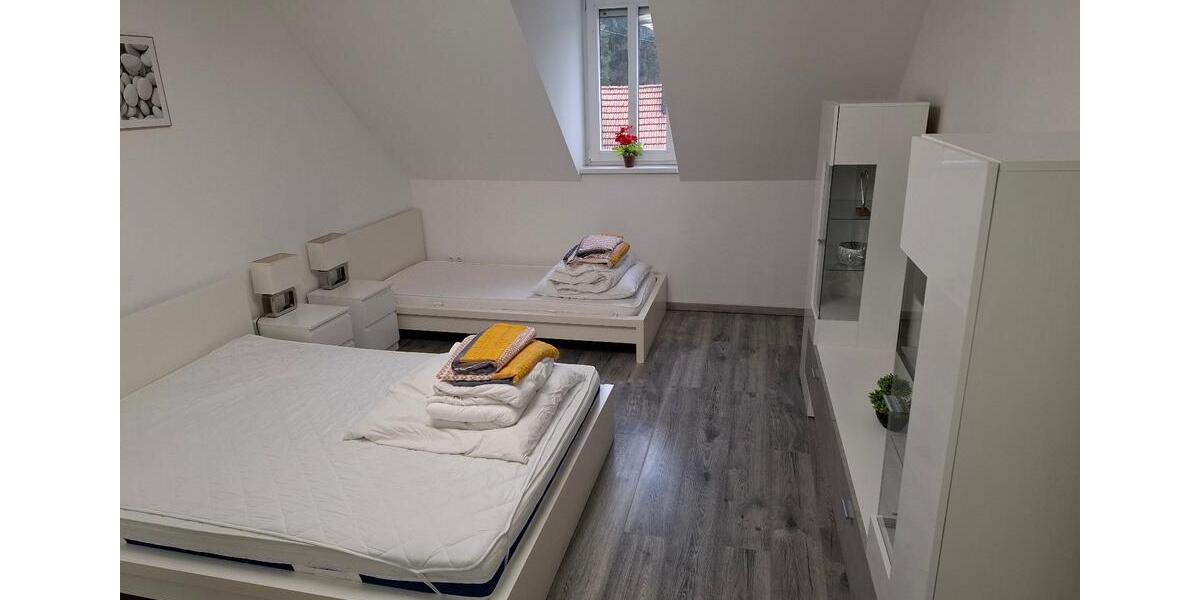 Dachgeschoßwohnung Bexbach - 4 Zimmer, 84 m&sup2;, 840&euro; | Angebot:25355013