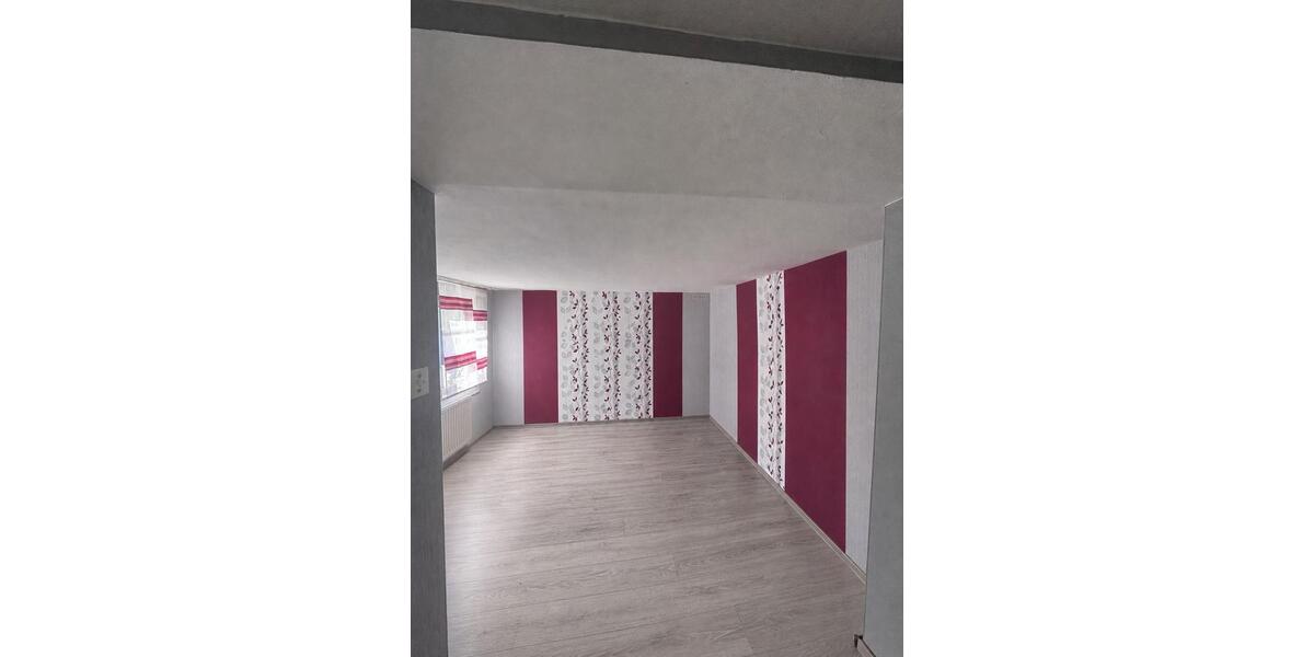 Reihenhaus Eppelborn - 8 Zimmer, 145 m&sup2;, 1.100&euro; | Angebot:26612377