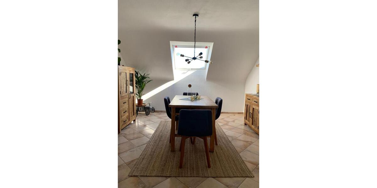 Dachgeschoßwohnung Heusweiler - 4 Zimmer, 77 m&sup2;, 480&euro; | Angebot:26688638