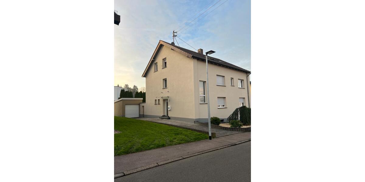 Dachgeschoßwohnung Sankt Wendel - 3.5 Zimmer, 90 m&sup2;, 850&euro; | Angebot:26613888