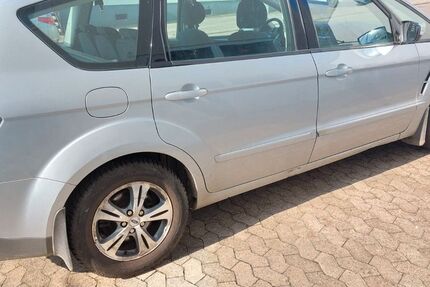 Ford S-Max 141.000 km 3.900 &euro; Schmelz 66839