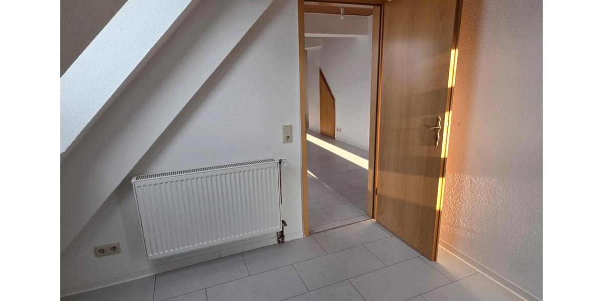 Dachgeschoßwohnung Sankt Ingbert - 3 Zimmer, 47 m&sup2;, 500&euro; | Angebot:25305873