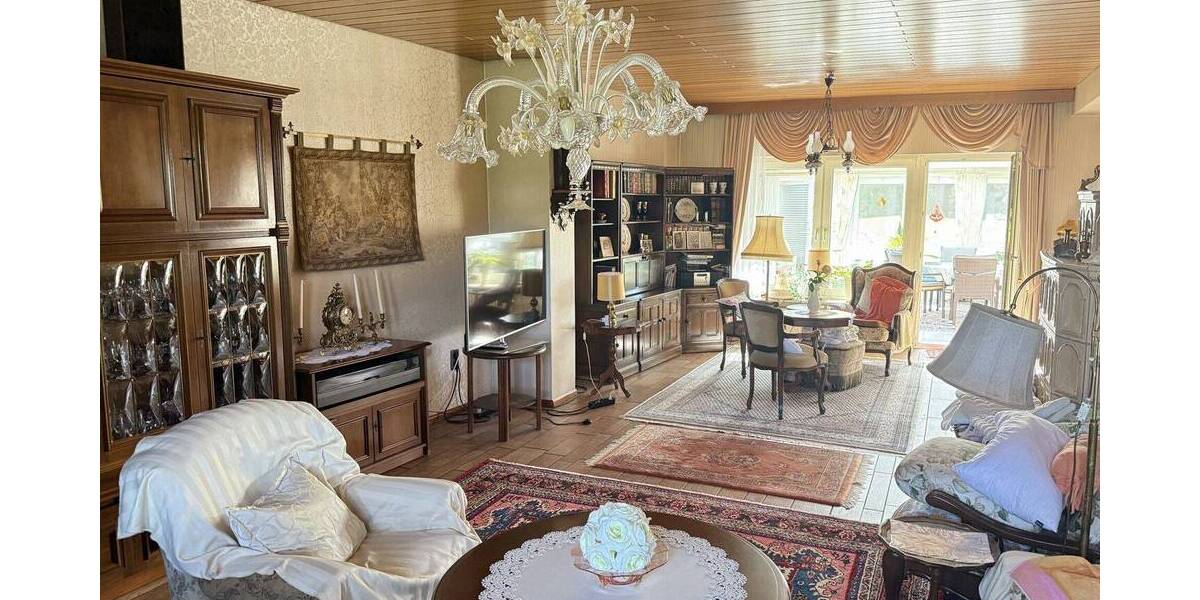 Einfamilienhaus Lebach Gresaubach - 8 Zimmer, 314 m&sup2;, 289.000&euro; | Angebot:25668696