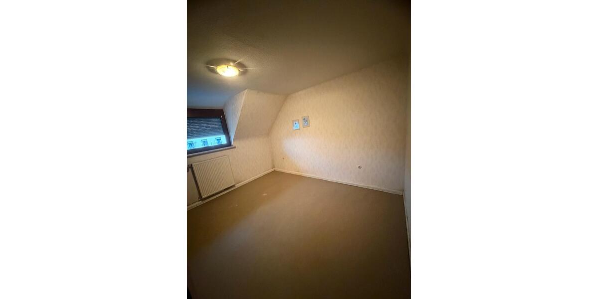 Dachgeschoßwohnung Neunkirchen Heinitz - 3 Zimmer, 70 m&sup2;, 580&euro; | Angebot:24805151