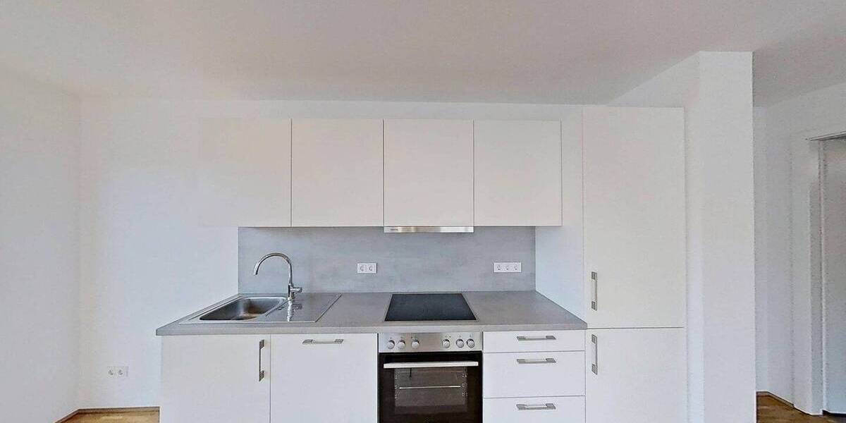 Etagenwohnung Saarbrücken St Johann - 2 Zimmer, 80 m&sup2;, 1.100&euro; | Angebot:26833887
