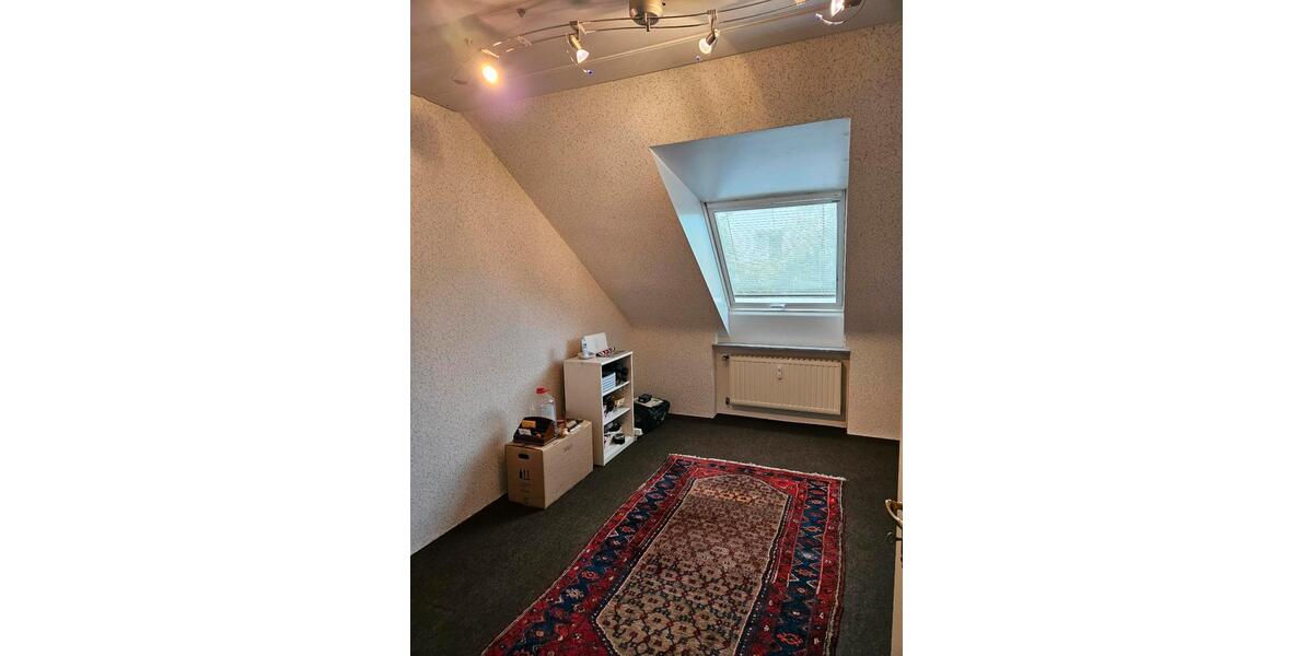 Dachgeschoßwohnung Saarbrücken Brebach-Fechingen - 4 Zimmer, 86 m&sup2;, 229.000&euro; | Angebot:26476052