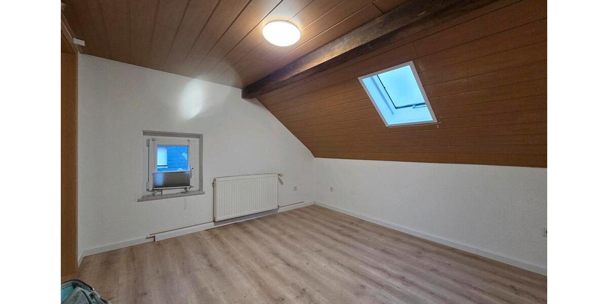 Dachgeschoßwohnung Nalbach - 2 Zimmer, 50 m&sup2;, 500&euro; | Angebot:26662953