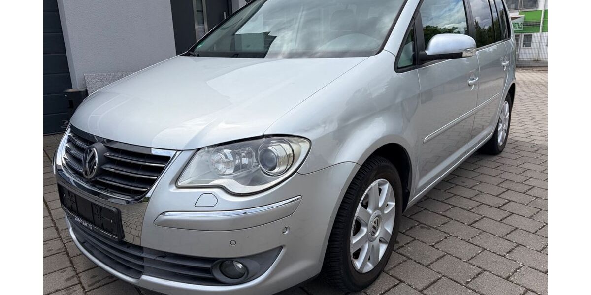 VW Touran 159.000 km 4.490 &euro; Schwalbach 66773
