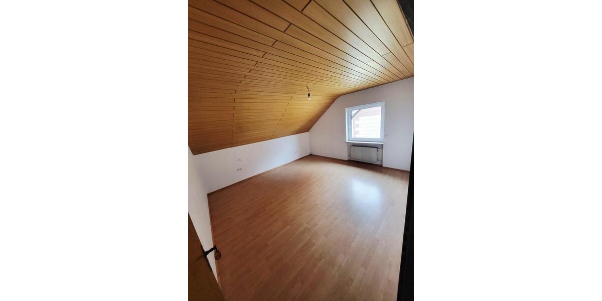 Etagenwohnung Eppelborn - 2.5 Zimmer, 86 m&sup2;, 750&euro; | Angebot:25626185