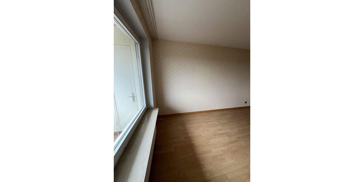 Etagenwohnung Saarbrücken / Eschberg Eschberg - 3 Zimmer, 81 m&sup2;, 160.000&euro; | Angebot:25814277