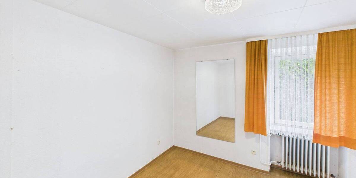 Einfamilienhaus Saarbrücken Klarenthal - 1 Zimmer, 278 m&sup2;, 170.000&euro; | Angebot:25687197