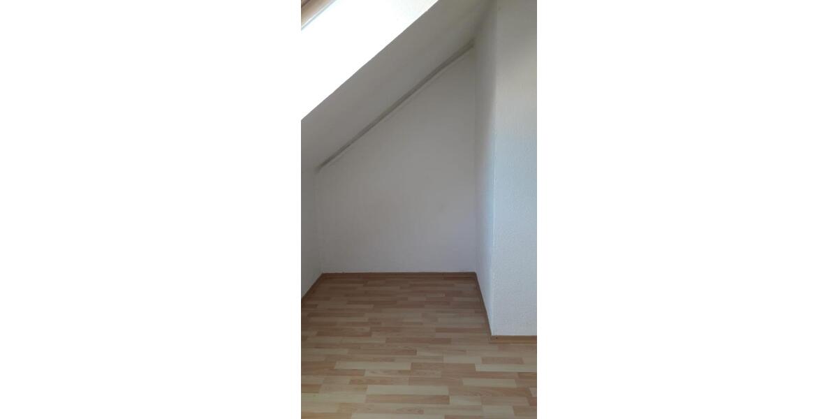 Dachgeschoßwohnung Saarbrücken Scheidt - 4 Zimmer, 72 m&sup2;, 650&euro; | Angebot:24813702