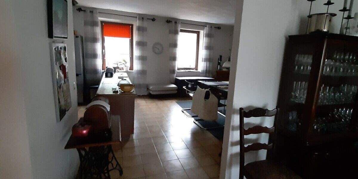 Etagenwohnung Großrosseln - 6 Zimmer, 214 m&sup2;, 199.999&euro; | Angebot:25780963