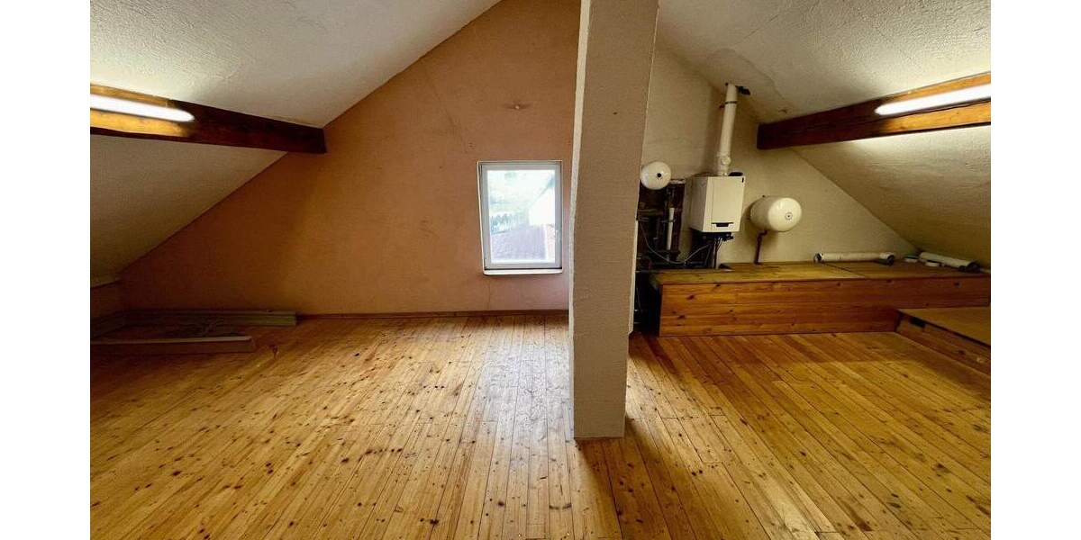 Einfamilienhaus Beckingen Düppenweiler - 9 Zimmer, 207 m&sup2;, 305.000&euro; | Angebot:25779493