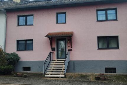 Haus Wadgassen - 7 Zimmer, 270 m&sup2;, 429.000&euro; | Angebot:25381848