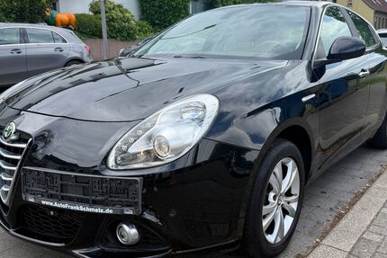 Alfa Romeo Giulietta 153.000 km 8.390 &euro; Saarbrücken Dudweiler 66125