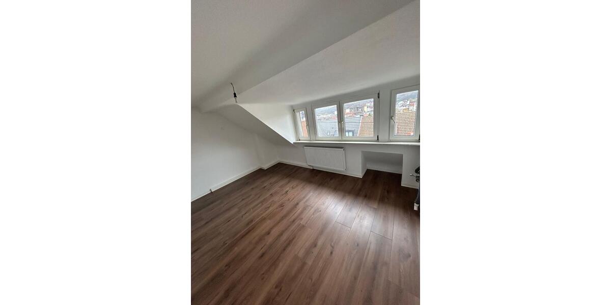 Dachgeschoßwohnung Neunkirchen - 3 Zimmer, 80 m&sup2;, 680&euro; | Angebot:25722976