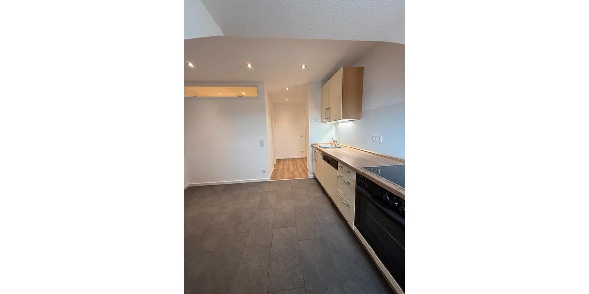 Dachgeschoßwohnung Saarbrücken West - 3 Zimmer, 80 m&sup2;, 950&euro; | Angebot:25875519