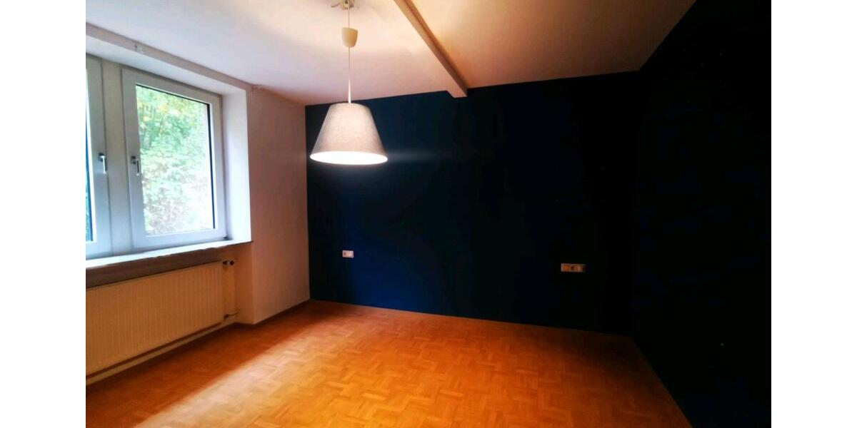 Etagenwohnung Saarbrücken Eschberg - 4 Zimmer, 100 m&sup2;, 900&euro; | Angebot:25177222