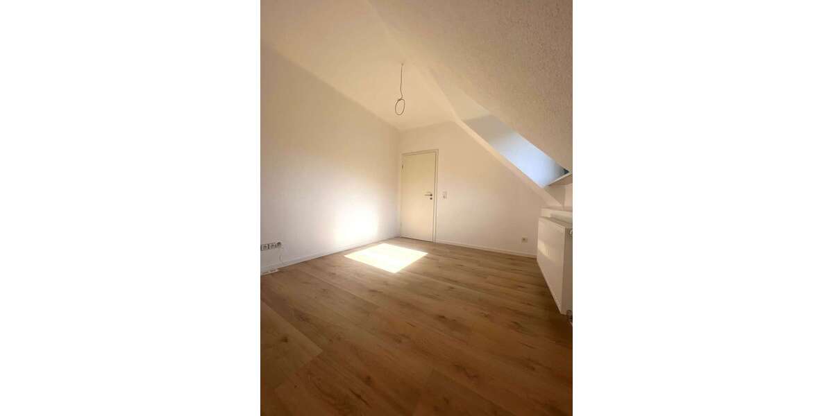 Helle 3-Zimmer-Dachgeschosswohnung in St. Ingbert-Rentrisch ( Saniert) - 3- Sankt Ingbert | Angebot:27111787