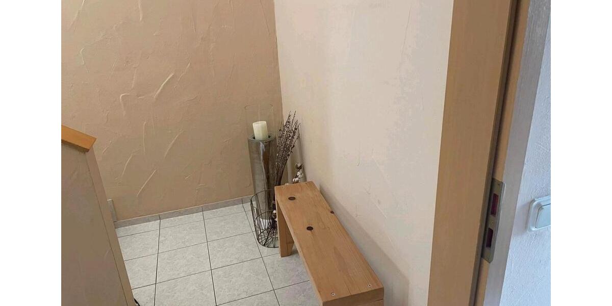 Dachgeschoßwohnung Illingen - 2 Zimmer, 75 m&sup2;, 880&euro; | Angebot:26517521