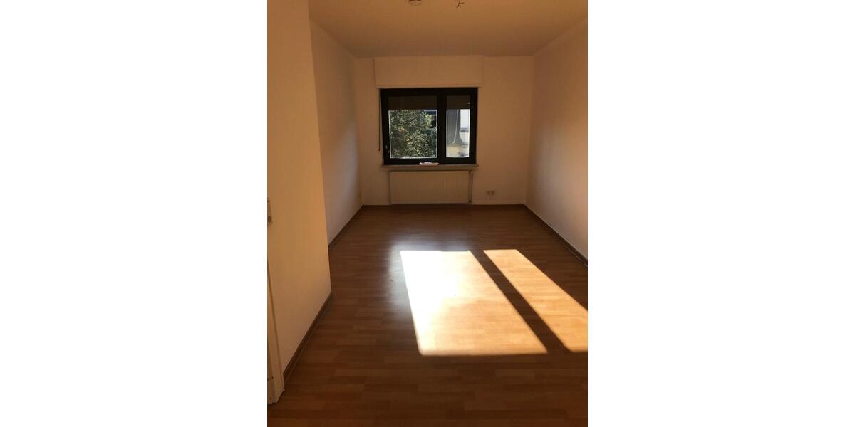 Etagenwohnung Saarbrücken Malstatt - 4 Zimmer, 90 m&sup2;, 680&euro; | Angebot:25422125
