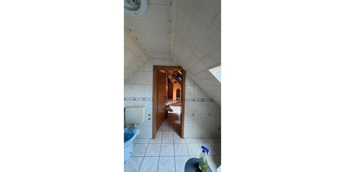 Dachgeschoßwohnung Eppelborn - 6 Zimmer, 120 m&sup2;, 1.350&euro; | Angebot:25752717